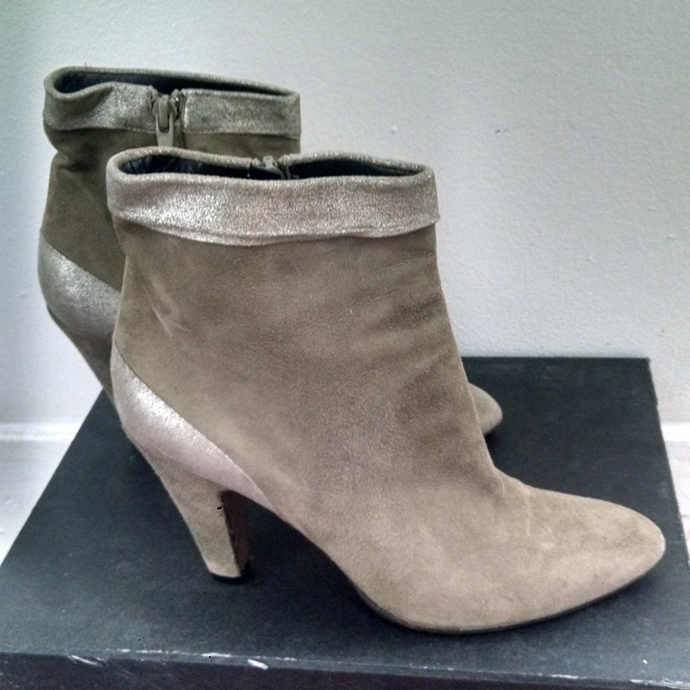Barneys Co-Op Silver Gray Suede Booties